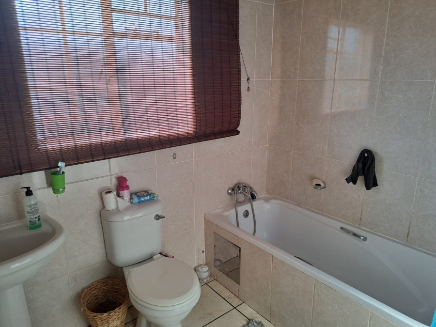 3 Bedroom Property for Sale in Waterval East North West